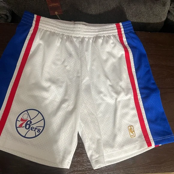 Philadelphia 76ers Mitchell & Ness Shorts - Picture 4 of 12
